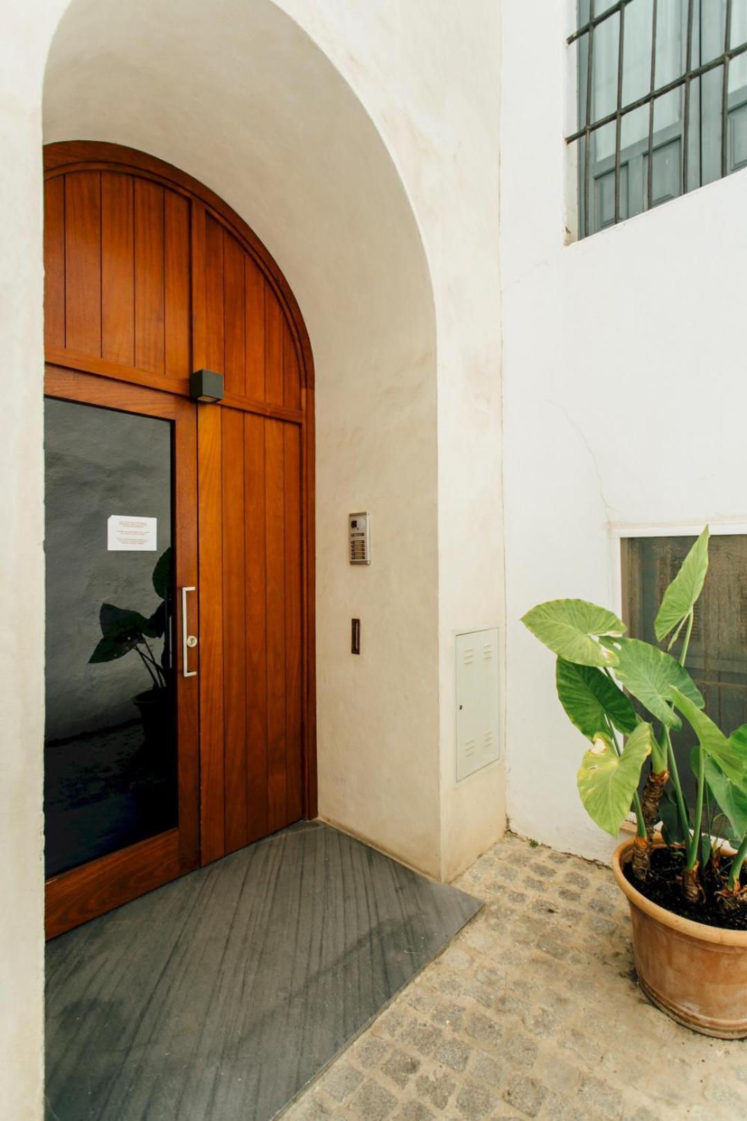 Ferienwohnung Attic With Terrace- 1Bd 1Bth- Corral Del Rey Sevilla Exterior foto