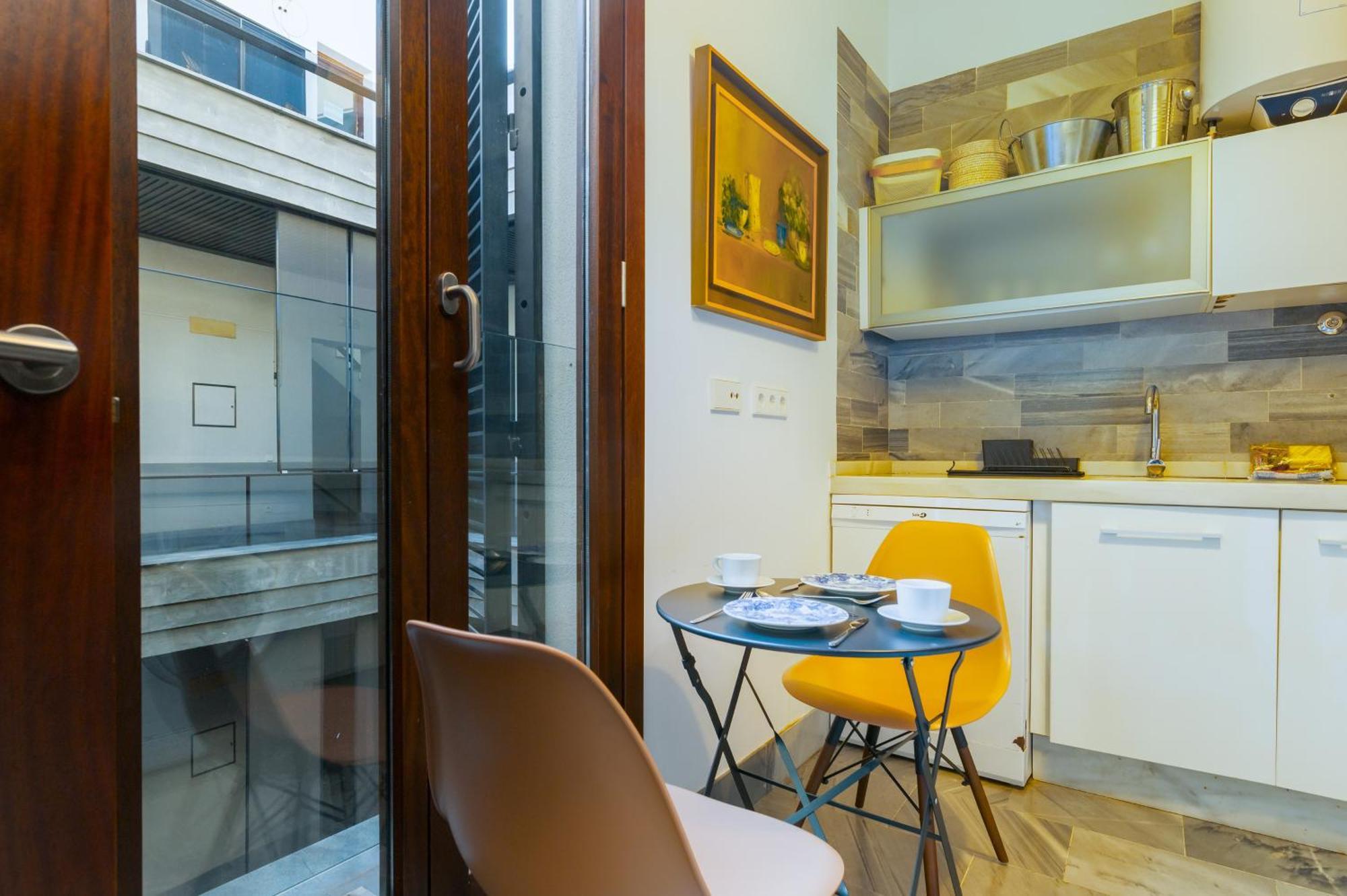 Ferienwohnung Attic With Terrace- 1Bd 1Bth- Corral Del Rey Sevilla Exterior foto
