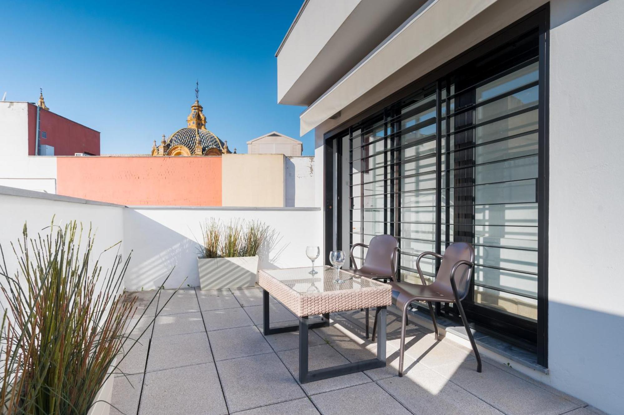 Ferienwohnung Attic With Terrace- 1Bd 1Bth- Corral Del Rey Sevilla Exterior foto