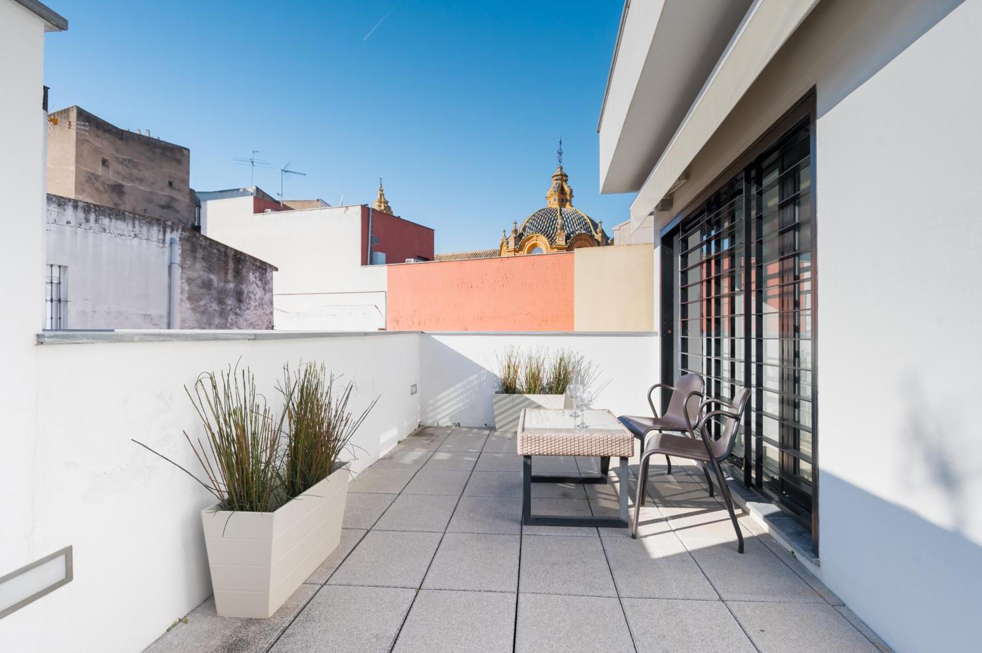 Ferienwohnung Attic With Terrace- 1Bd 1Bth- Corral Del Rey Sevilla Exterior foto