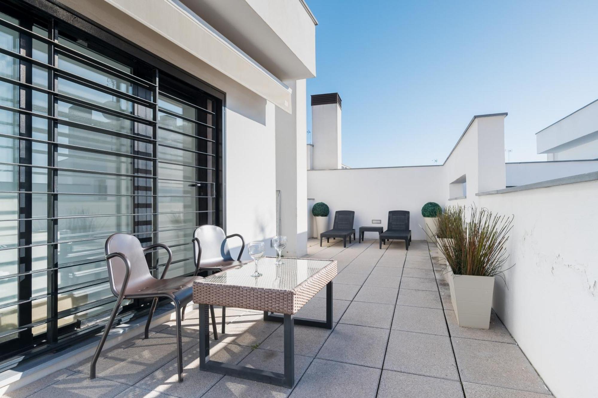 Ferienwohnung Attic With Terrace- 1Bd 1Bth- Corral Del Rey Sevilla Exterior foto