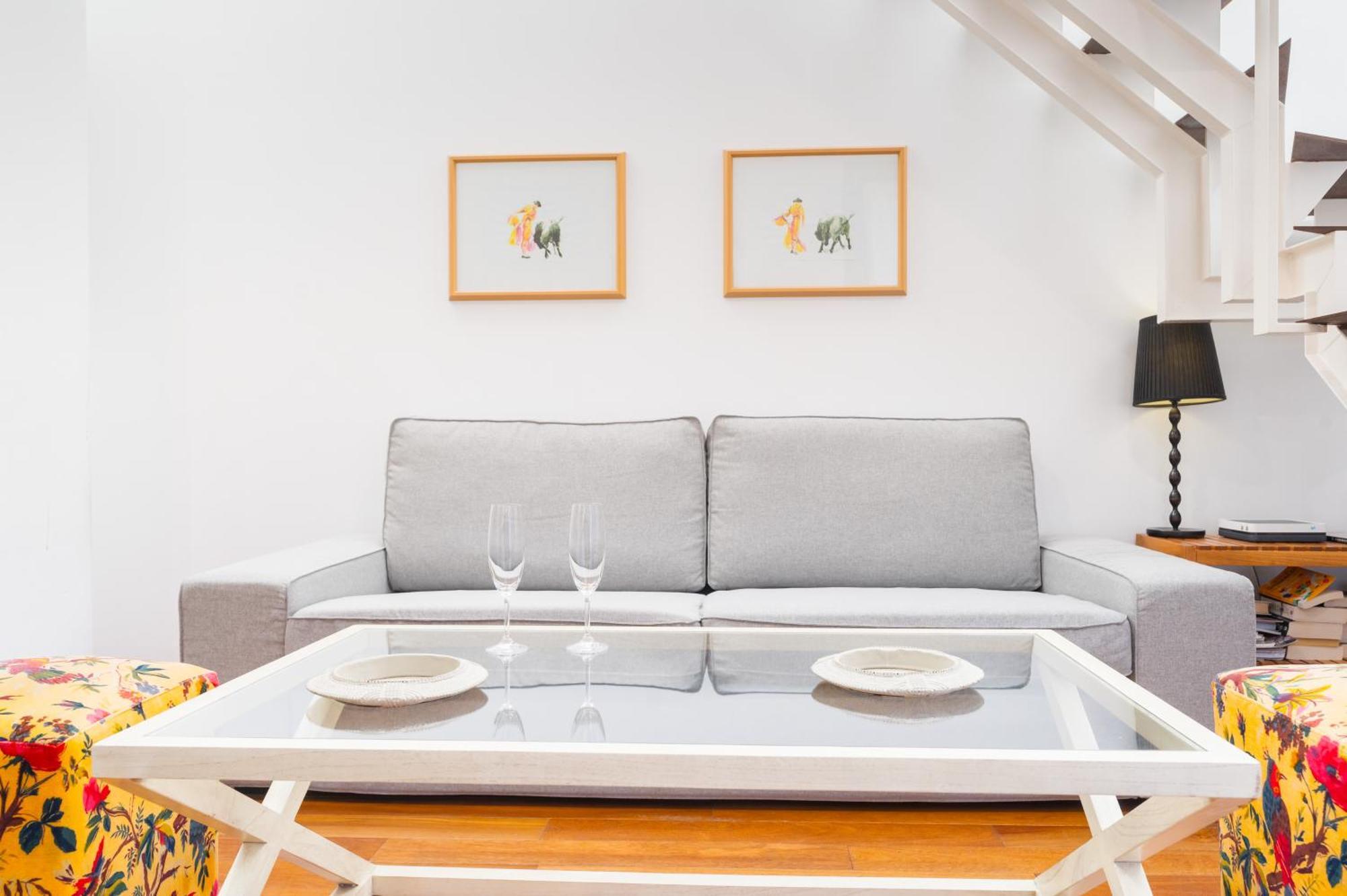 Ferienwohnung Attic With Terrace- 1Bd 1Bth- Corral Del Rey Sevilla Exterior foto