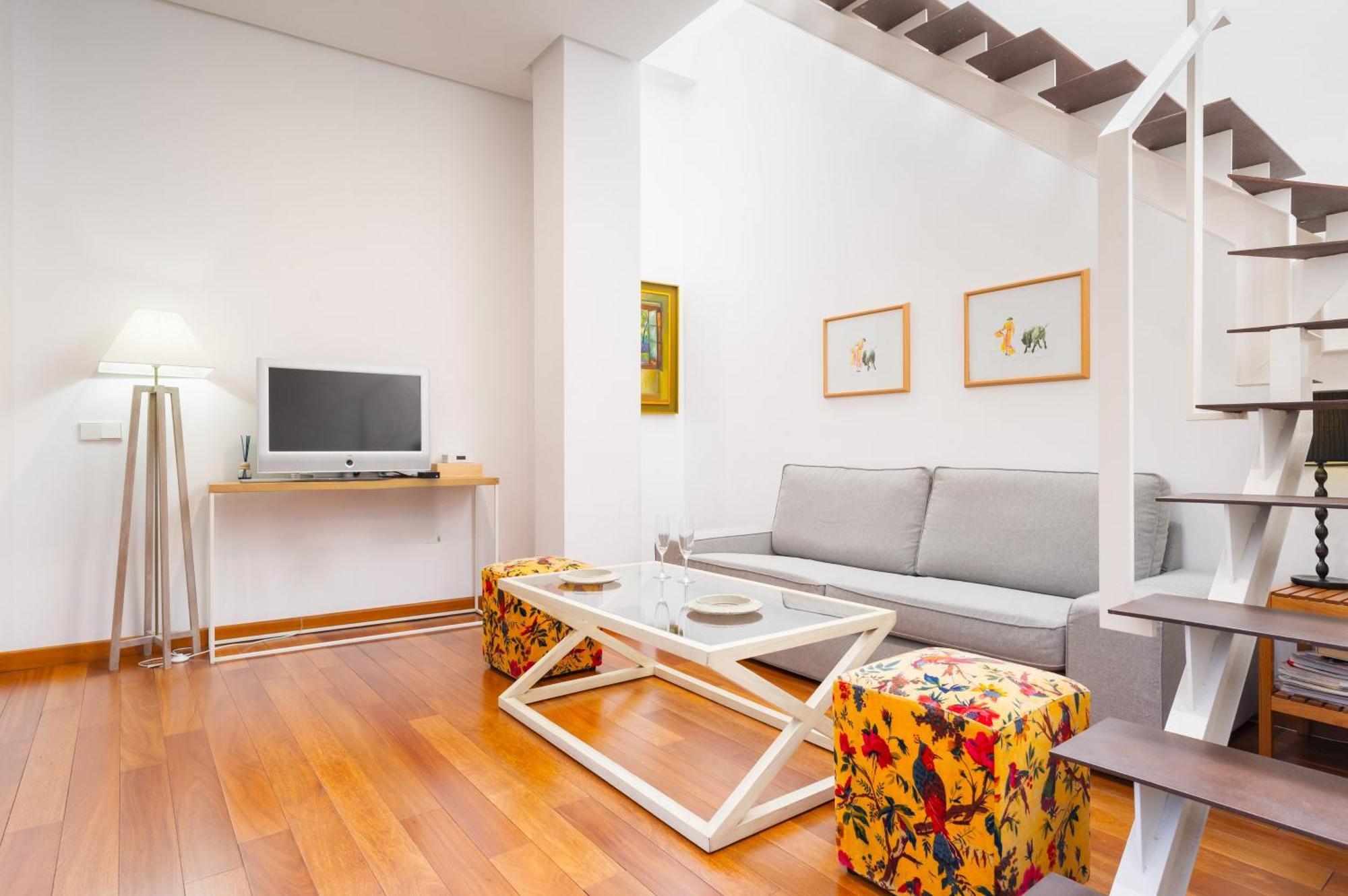 Ferienwohnung Attic With Terrace- 1Bd 1Bth- Corral Del Rey Sevilla Exterior foto